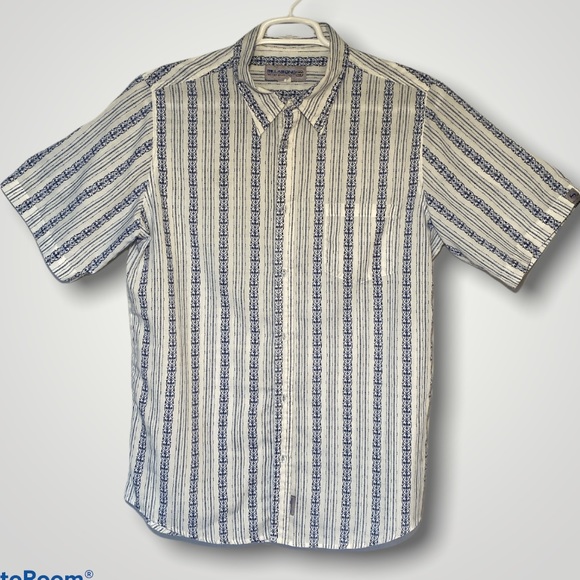 Billabong short sleeve shirt. - Picture 1 of 5
